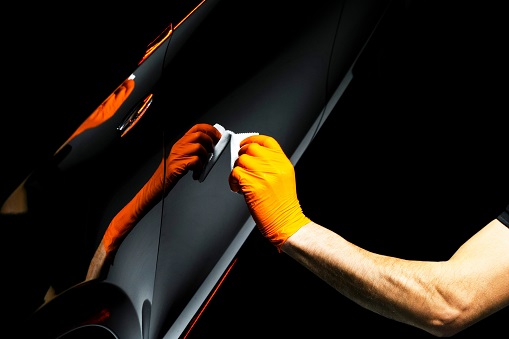 Car Ceramic Coating added workers hand